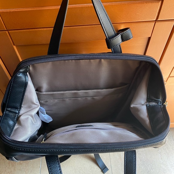 COPY - Tutilo Black Backpack - Picture 2 of 5